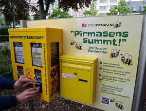 Automat mit "Bienenfutter"