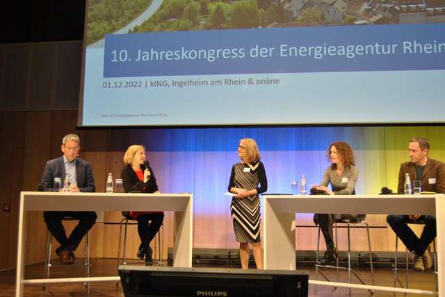 Podiumsdiskussion beim Jahreskongress der Energieagentur