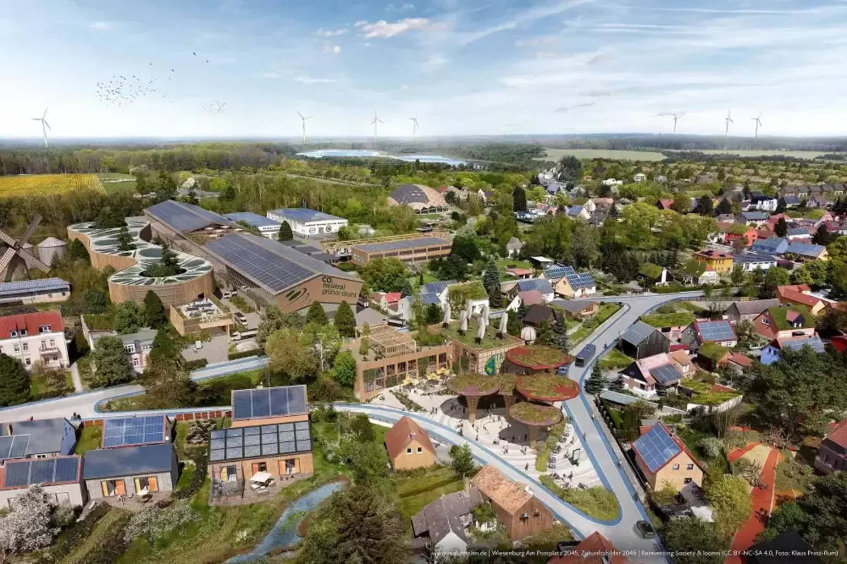Zukunftsvision als Bild für ein nachhaltiges Wiesenburg: z. B. alte Gewerbehallen wurden in eine nachhaltige Industrie verwandelt 
