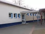 Außenansicht eines Schulgebäude nach der Sanierung