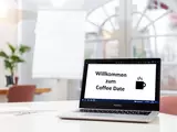 Laptop mit Coffee-Date Bildschirm