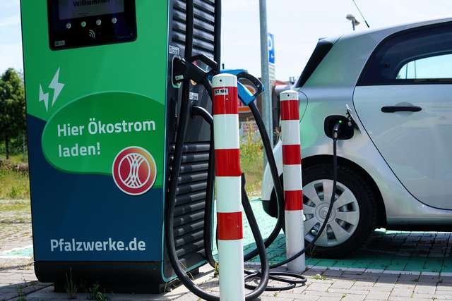 E-Auto beim Laden