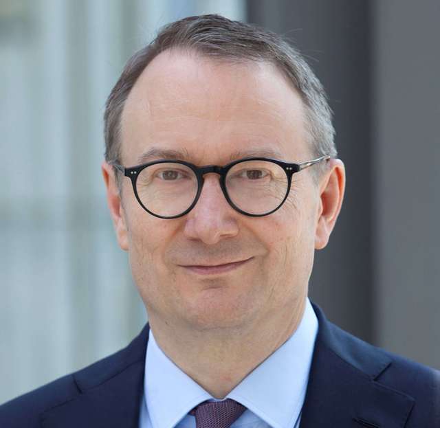 Geschäftsführer Dr. Tobias Büttner