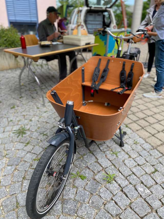 Die Bürgerinnen und Bürger können beim Bürgerfest ein Lastenrad testen. Foto: Kreisverwaltung Mainz-Bingen/Dörte Emrich 