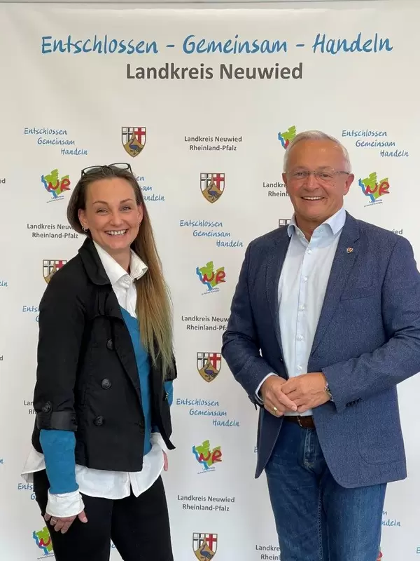 Klimaschutzmanagerin Janine Sieben und Landrat Achim Hallerbach