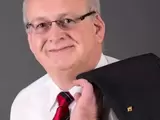 Karl Heinz Simon ist Bürgermeister der Verbandsgemeinde Mosel (Zell)
