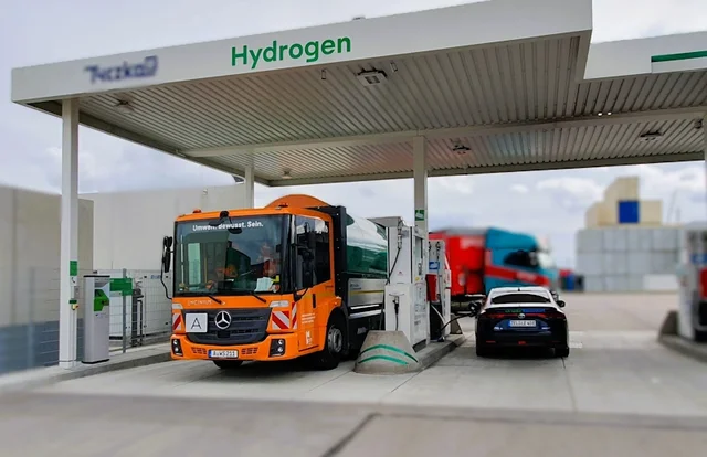 Das Foto zeigt eine Wasserstofftankstelle