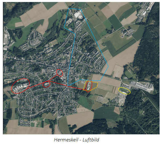 Luftbild von Hermeskeil: Die Aufnahme zeigt das bestehende und das geplante Wärmenetz.