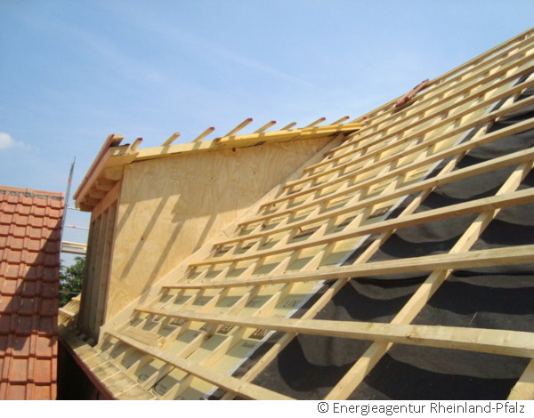 Offener Dachstuhl bei Sanierung eines Hauses